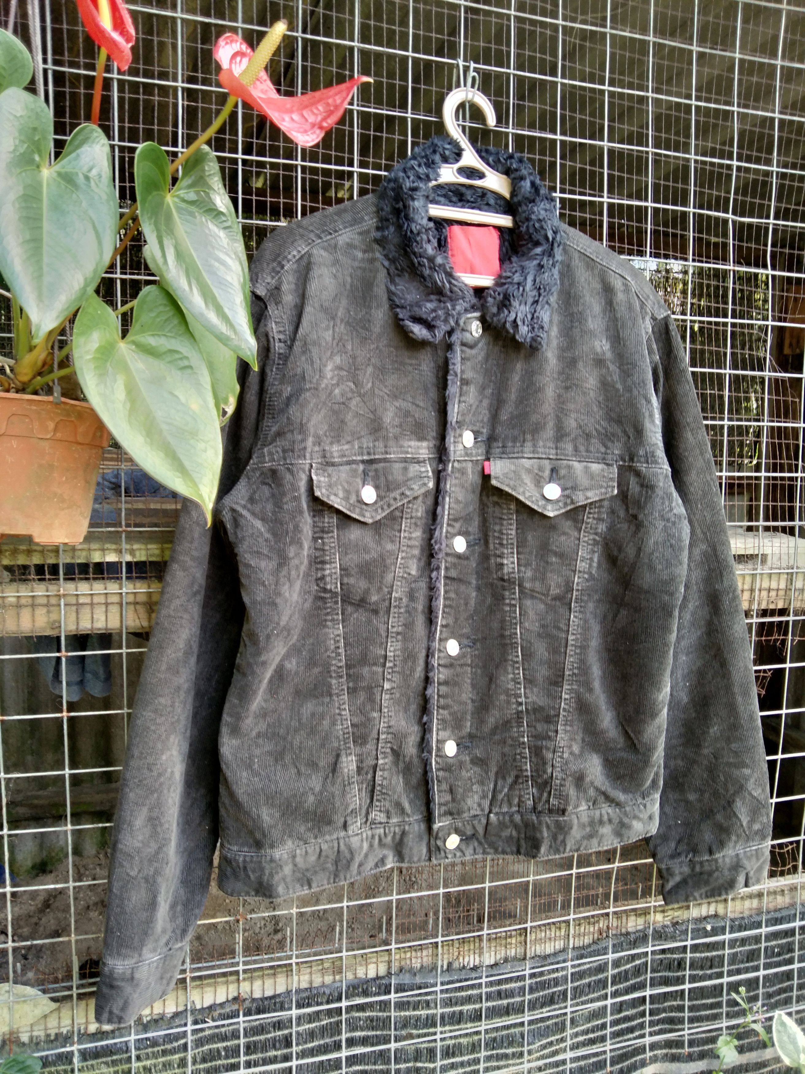 Edwin × Japanese Brand × Vintage EDWIN COLDUROY TRUCKER JACKET WITH FAUX FUR LINING Size US M / EU 48-50 / 2 - 3 Thumbnail