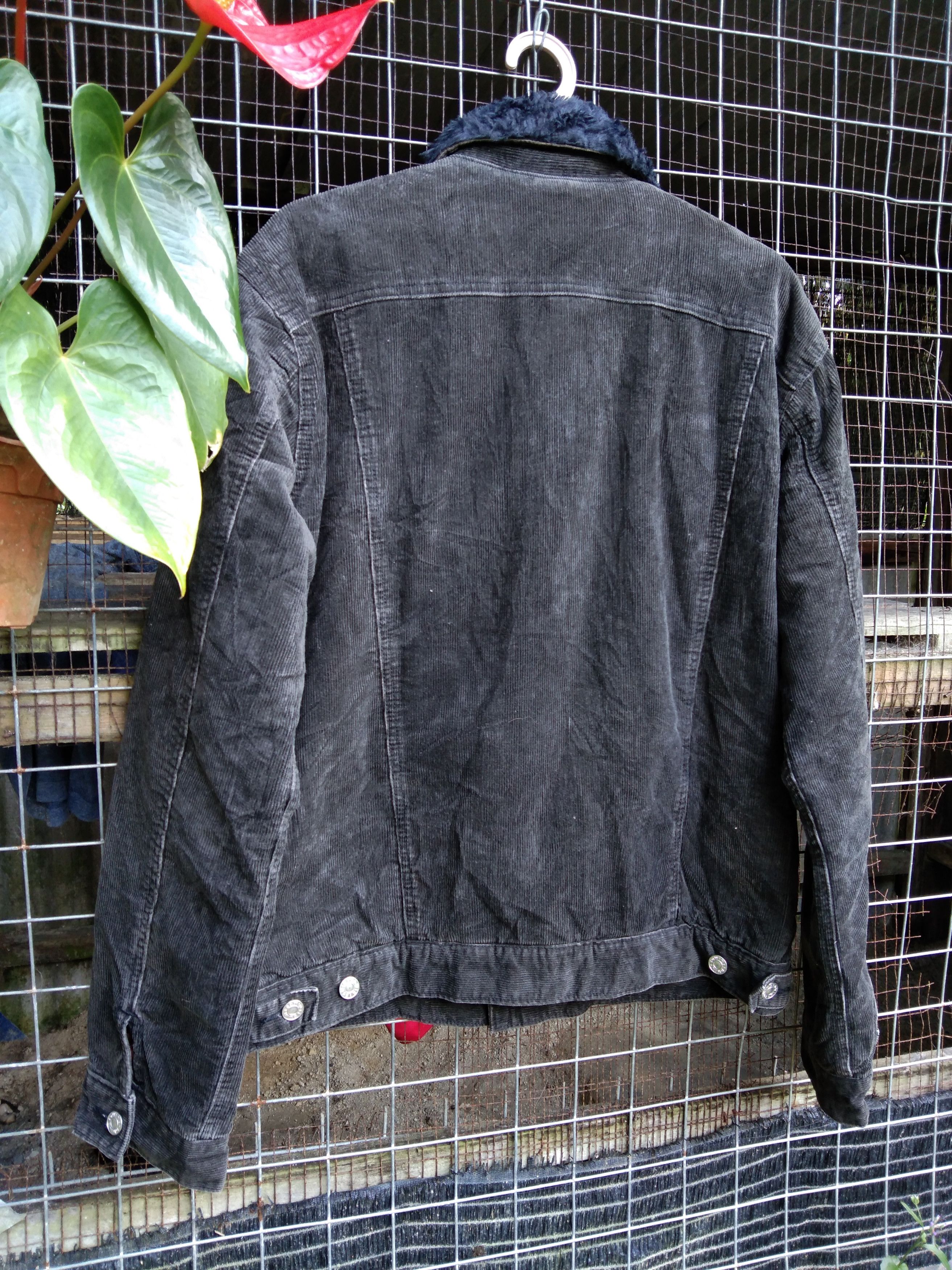 Edwin × Japanese Brand × Vintage EDWIN COLDUROY TRUCKER JACKET WITH FAUX FUR LINING Size US M / EU 48-50 / 2 - 5 Thumbnail