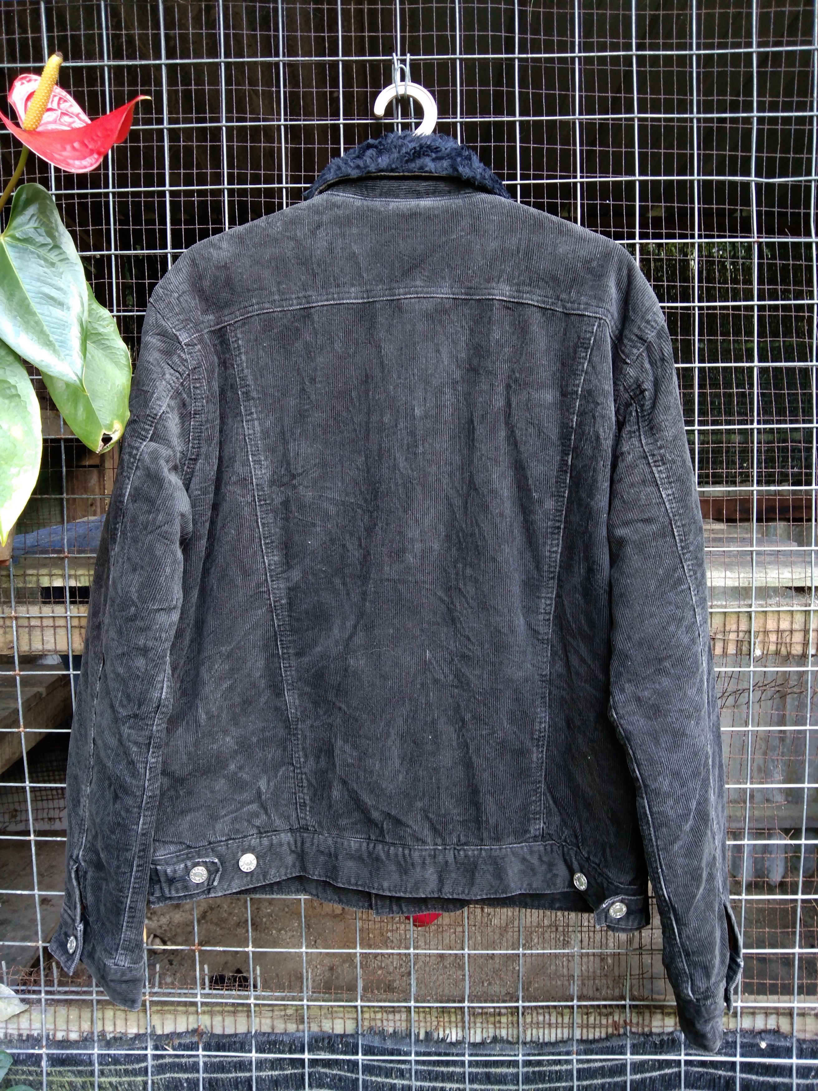 Edwin × Japanese Brand × Vintage EDWIN COLDUROY TRUCKER JACKET WITH FAUX FUR LINING Size US M / EU 48-50 / 2 - 6 Thumbnail