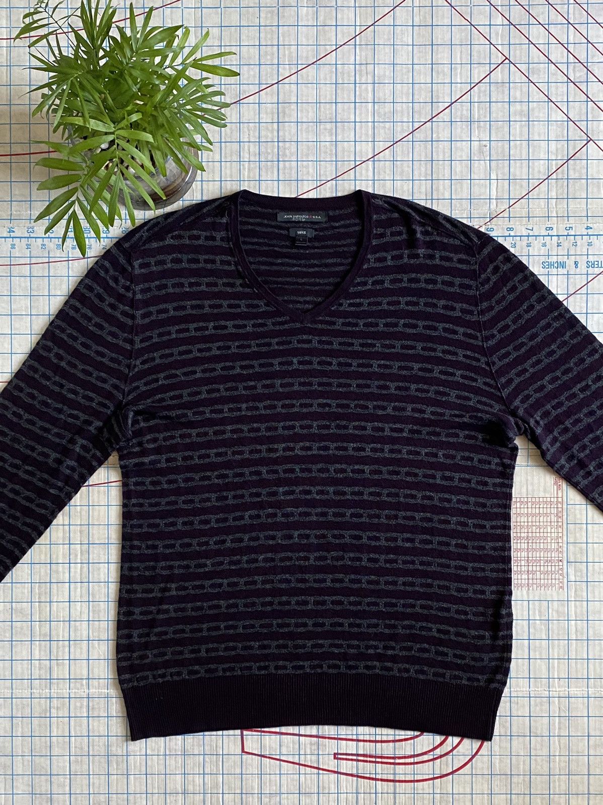 John Varvatos John Varvatos USA Luxe V Neck Sweater Size Large Size US L / EU 52-54 / 3 - 7 Thumbnail