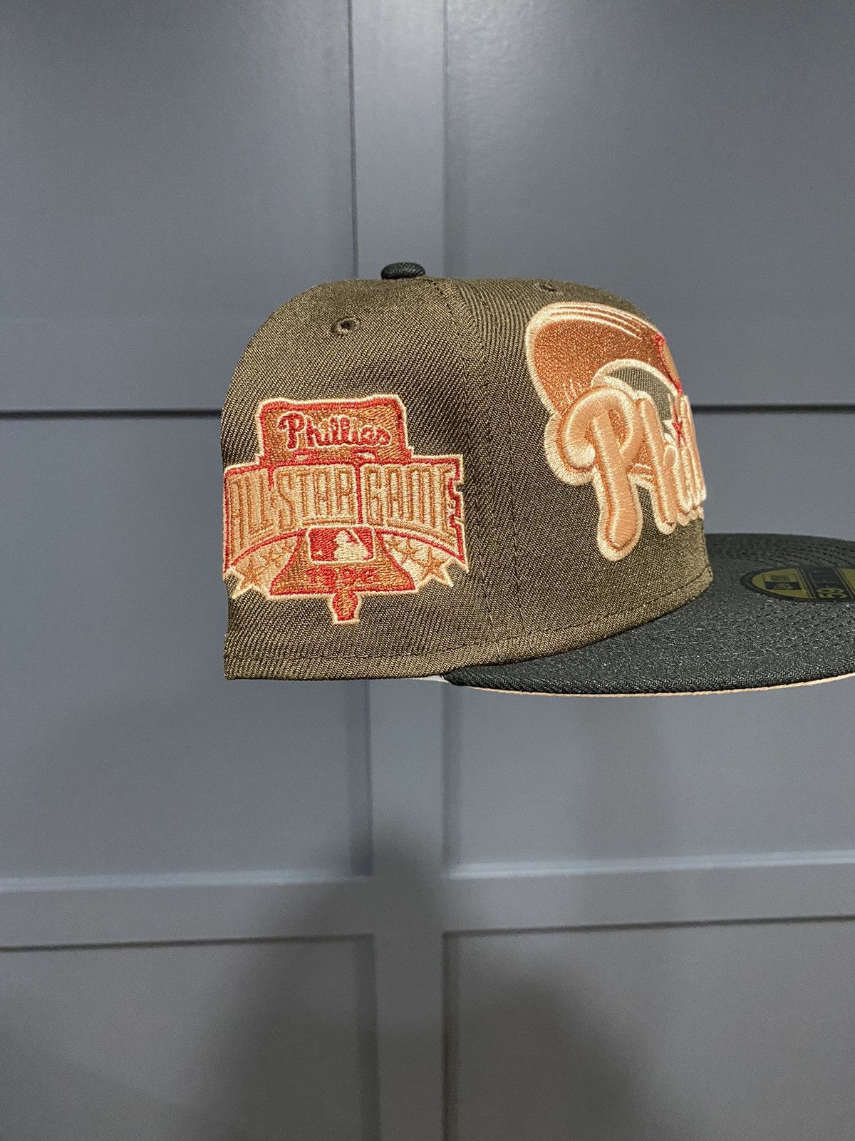 MLB Sz 7 - Philadelphia Phillies New Era Fitted Size ONE SIZE - 3 Thumbnail