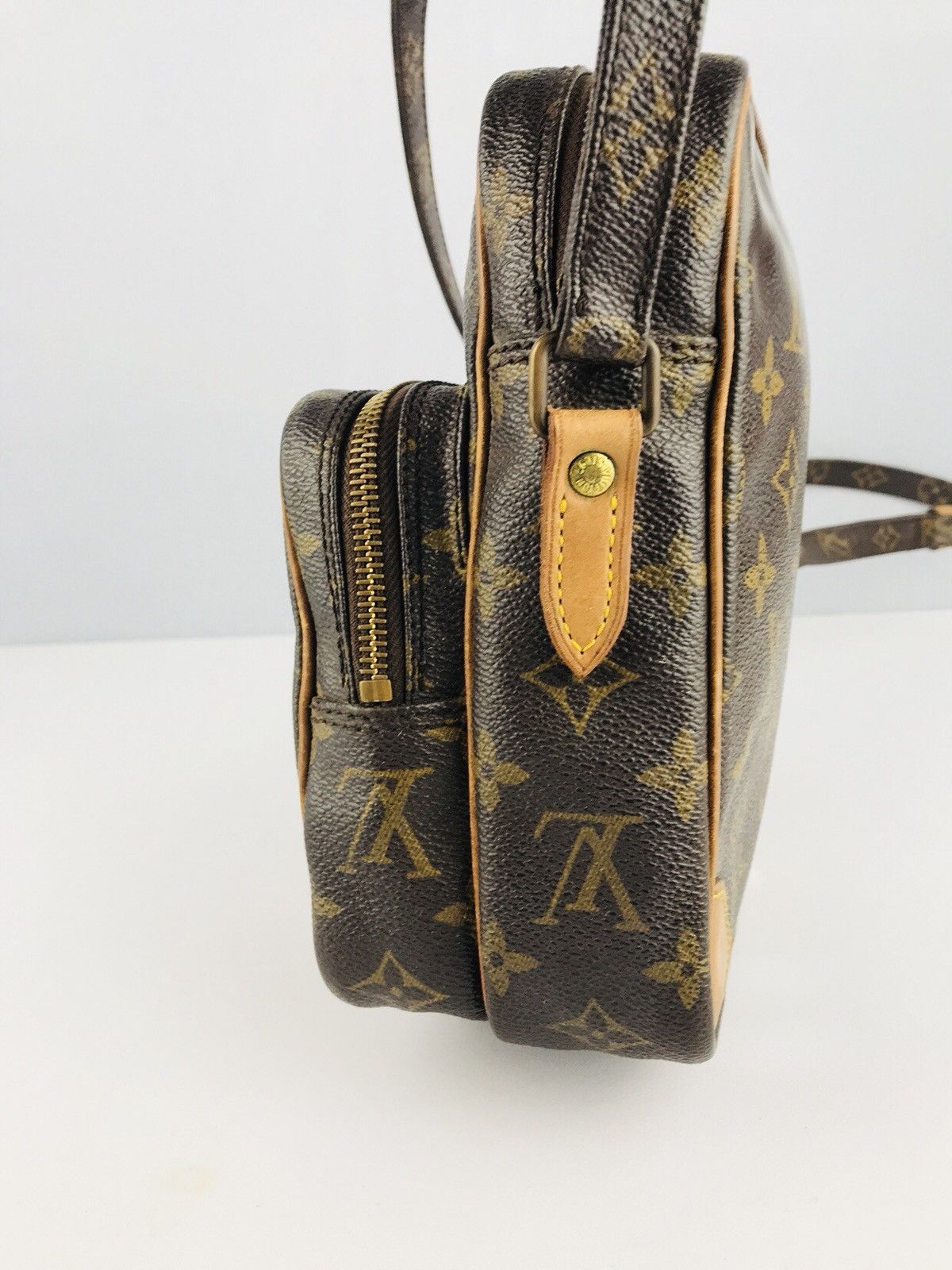 Louis Vuitton Authentic Louis Vuitton Amazon Cross body#6 Size ONE SIZE - 7 Thumbnail