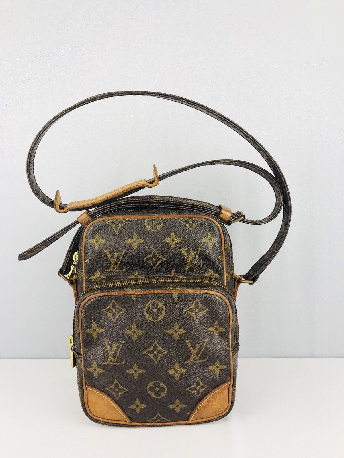 Louis Vuitton Authentic Louis Vuitton Amazon Cross body#6 Size ONE SIZE - 1 Thumbnail