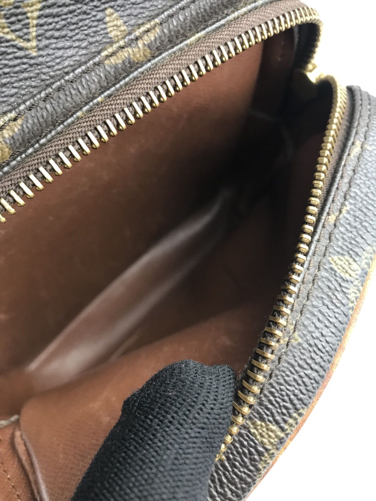 Louis Vuitton Authentic Louis Vuitton Amazon Cross body#6 Size ONE SIZE - 19 Thumbnail