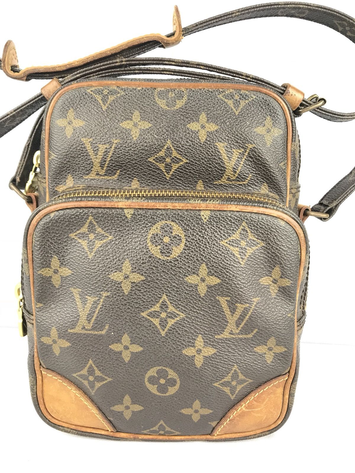 Louis Vuitton Authentic Louis Vuitton Amazon Cross body#6 Size ONE SIZE - 2 Thumbnail