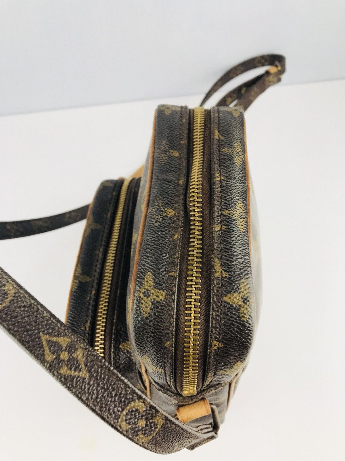 Louis Vuitton Authentic Louis Vuitton Amazon Cross body#6 Size ONE SIZE - 9 Thumbnail