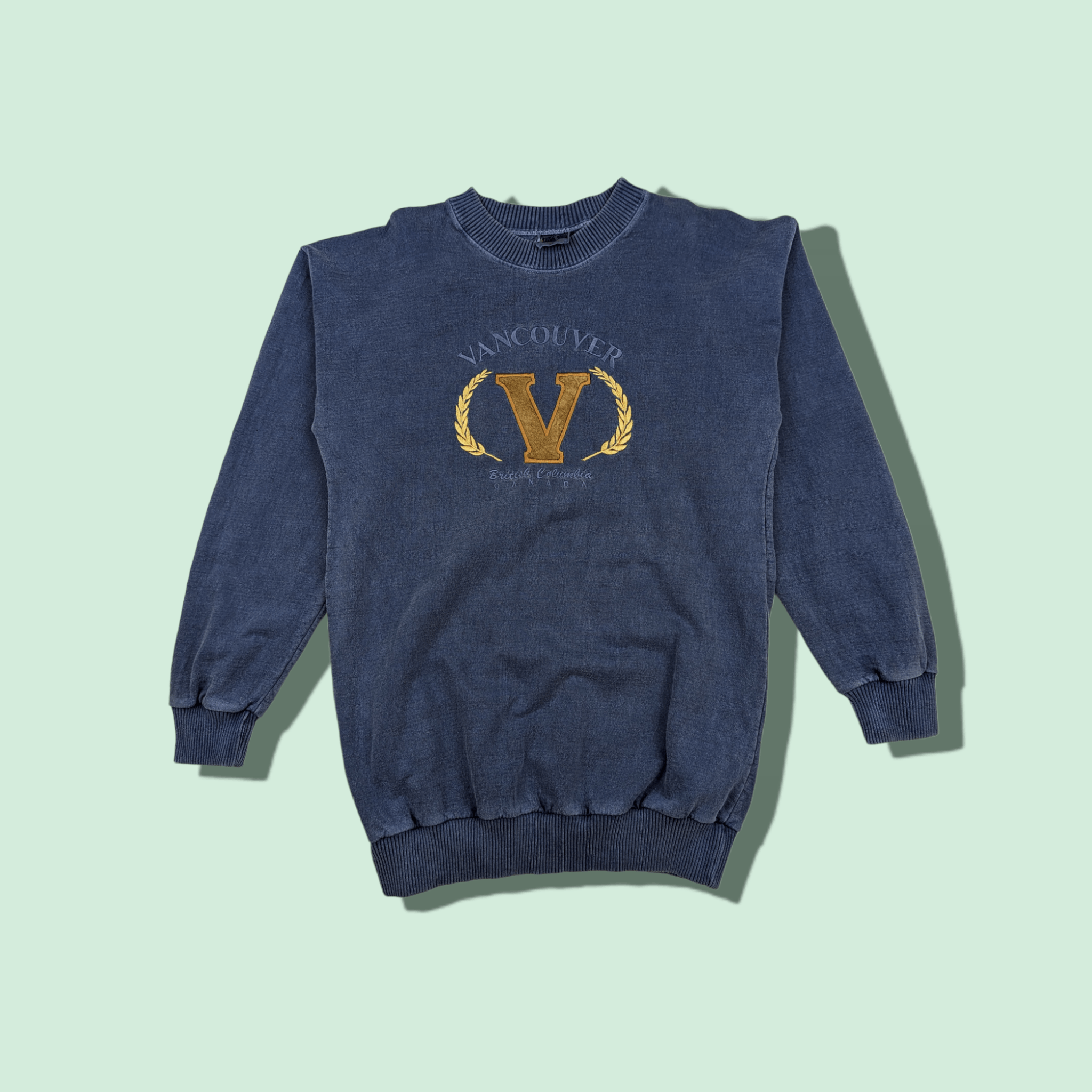 Vintage Vintage 90's VANCOUVER Canada Souvenir Jumper Sweatshirt Size US S / EU 44-46 / 1 - 1 Thumbnail