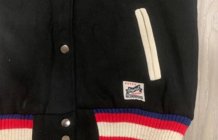 Vintage Rare Varsity Blue Moon vintage dept since 1993 Size US L / EU 52-54 / 3 - 8 Thumbnail