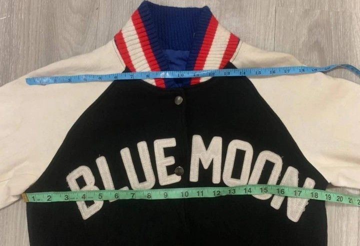 Vintage Rare Varsity Blue Moon vintage dept since 1993 Size US L / EU 52-54 / 3 - 13 Thumbnail