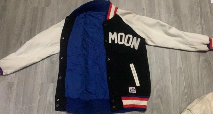 Vintage Rare Varsity Blue Moon vintage dept since 1993 Size US L / EU 52-54 / 3 - 4 Thumbnail