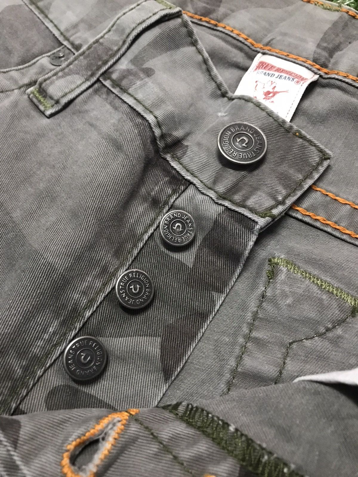 True Religion × Vintage Vintage True Religion Camo GENO CUT-OFF Short Pants Size US 37 - 5 Thumbnail