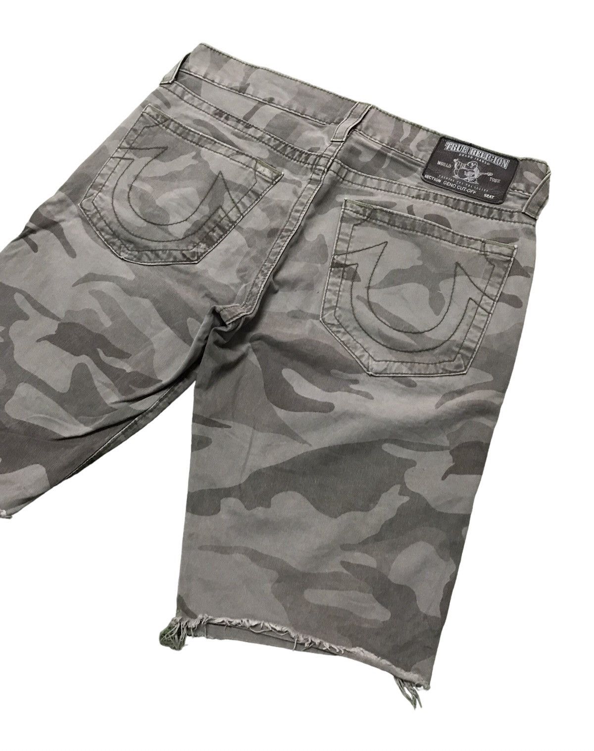 True Religion × Vintage Vintage True Religion Camo GENO CUT-OFF Short Pants Size US 37 - 7 Thumbnail