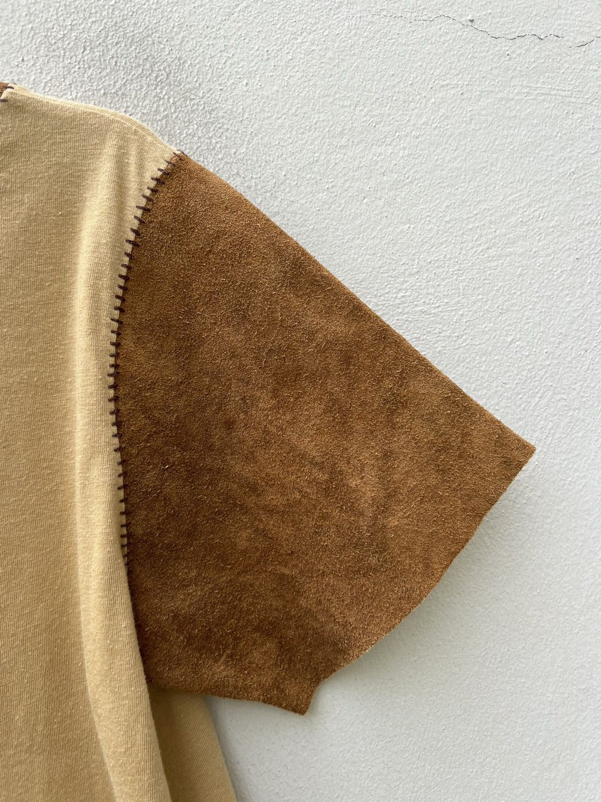 Levi's Vintage 2004 Levi’s Hybrid Leather Cotton t shirt Size US M / EU 48-50 / 2 - 13 Thumbnail