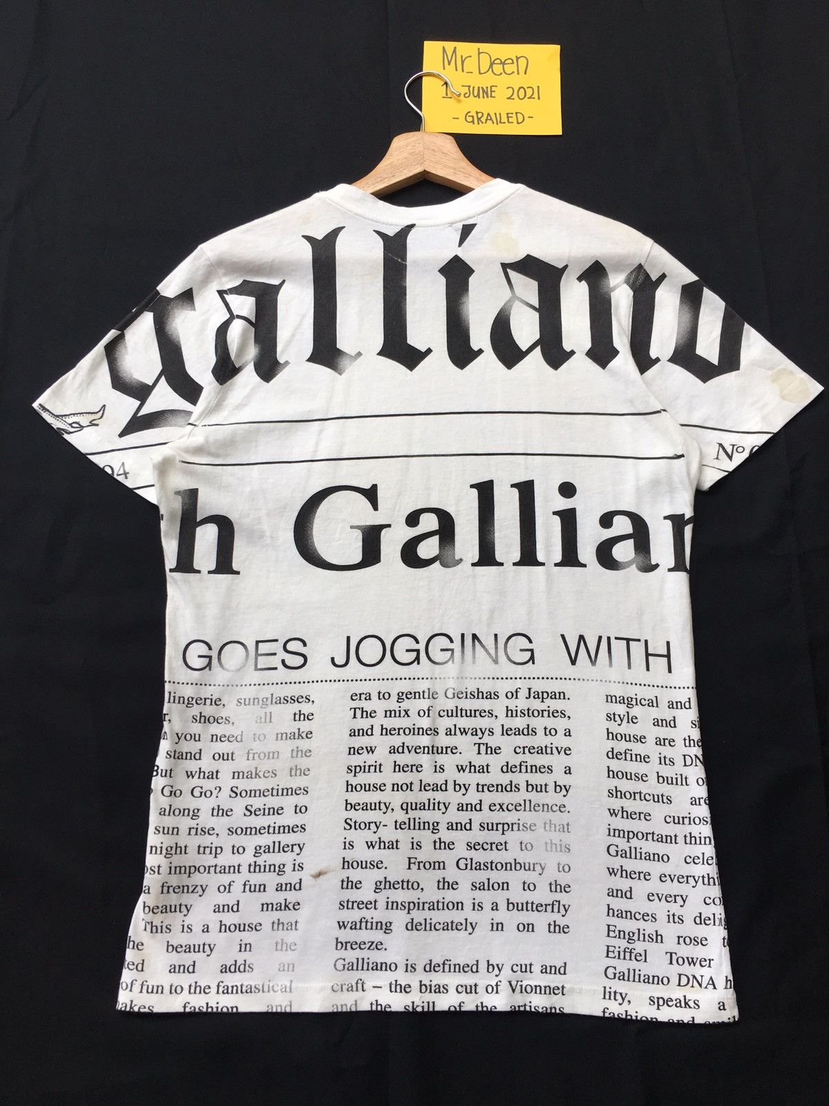John Galliano Rare Vintage John Galliano Newspaper Tshirt Size US S / EU 44-46 / 1 - 15 Thumbnail