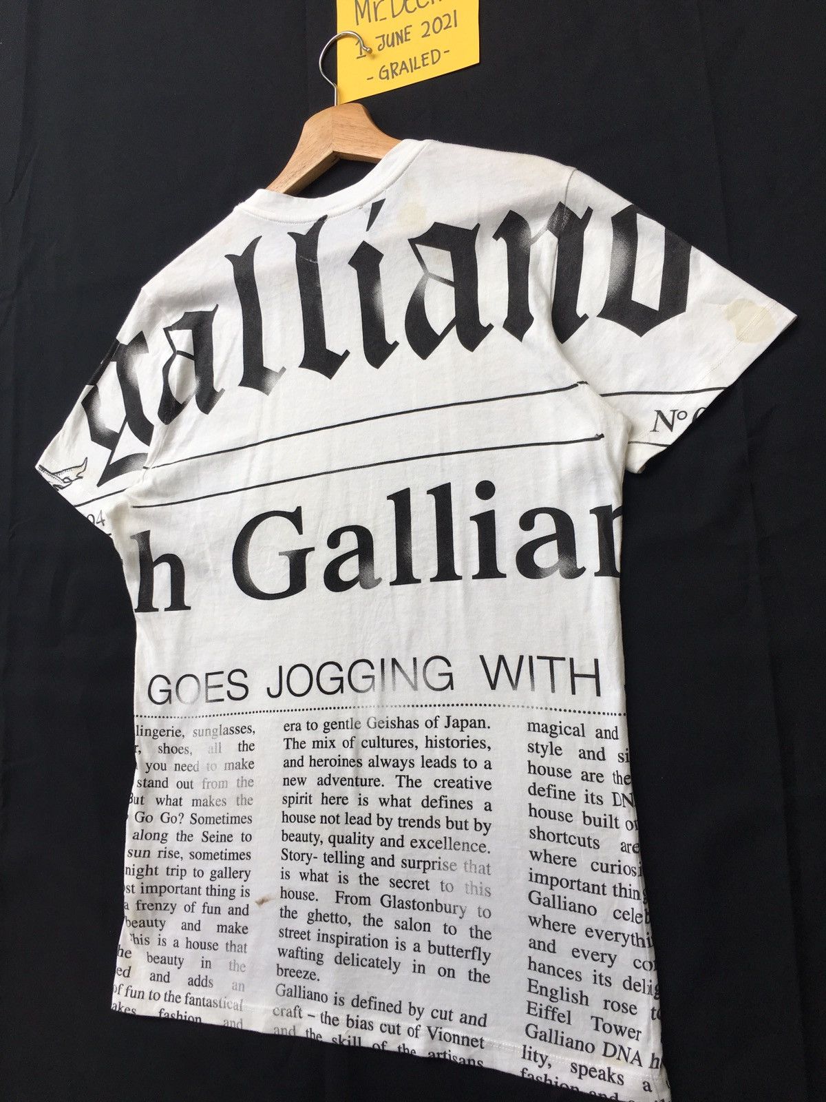 John Galliano Rare Vintage John Galliano Newspaper Tshirt Size US S / EU 44-46 / 1 - 17 Thumbnail