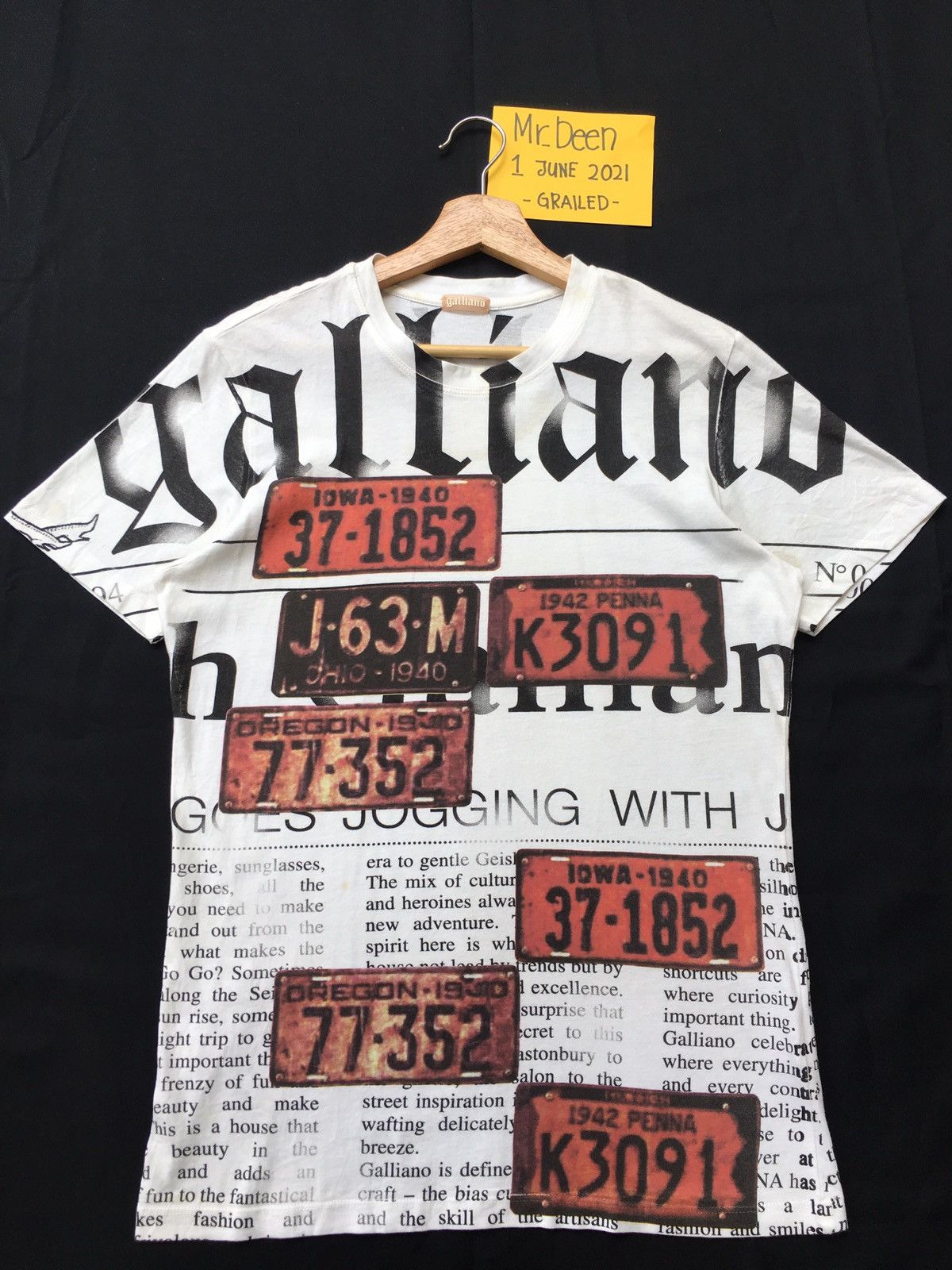 JOHN GALLIANO 2000s wax letter tee