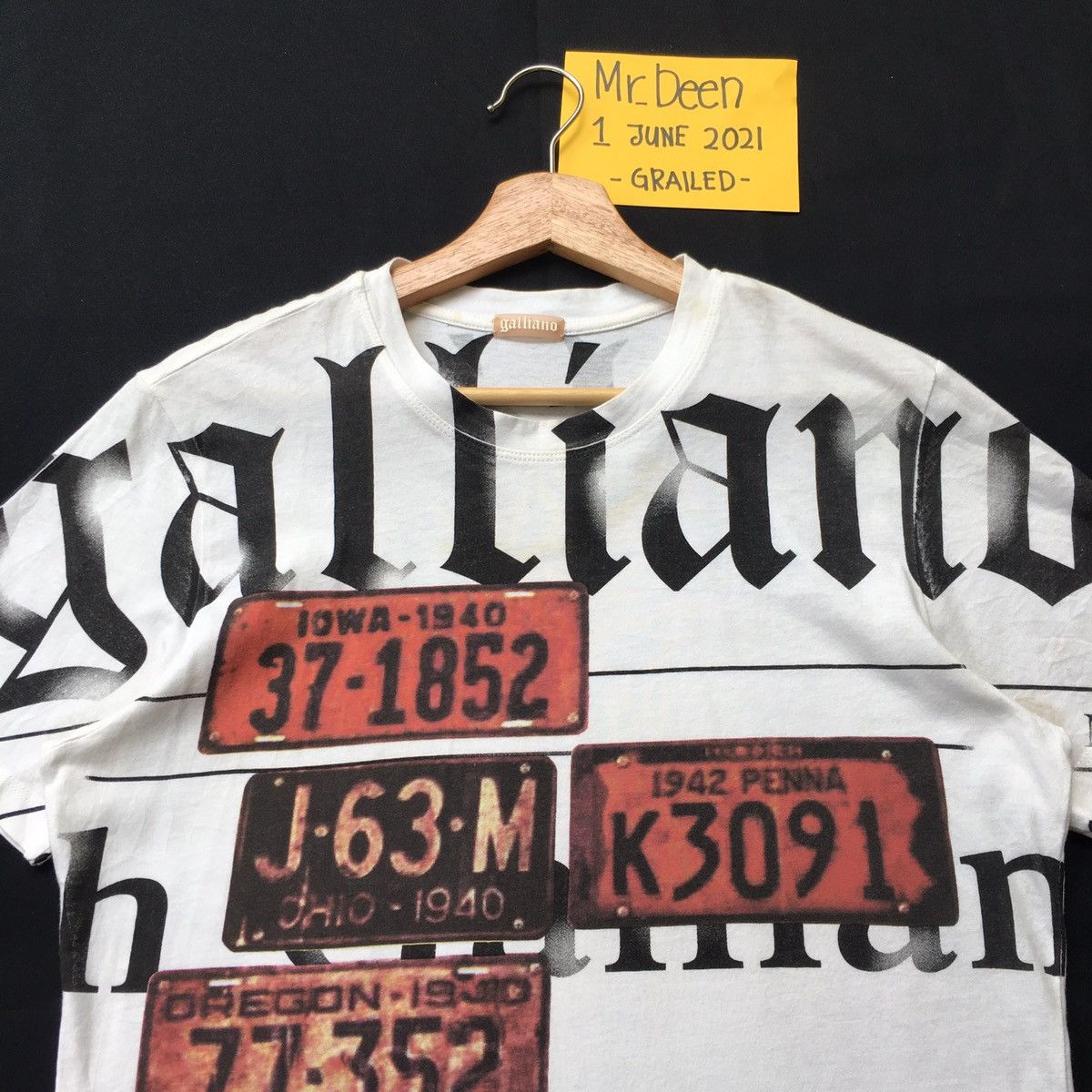 John Galliano Rare Vintage John Galliano Newspaper Tshirt Size US S / EU 44-46 / 1 - 5 Thumbnail