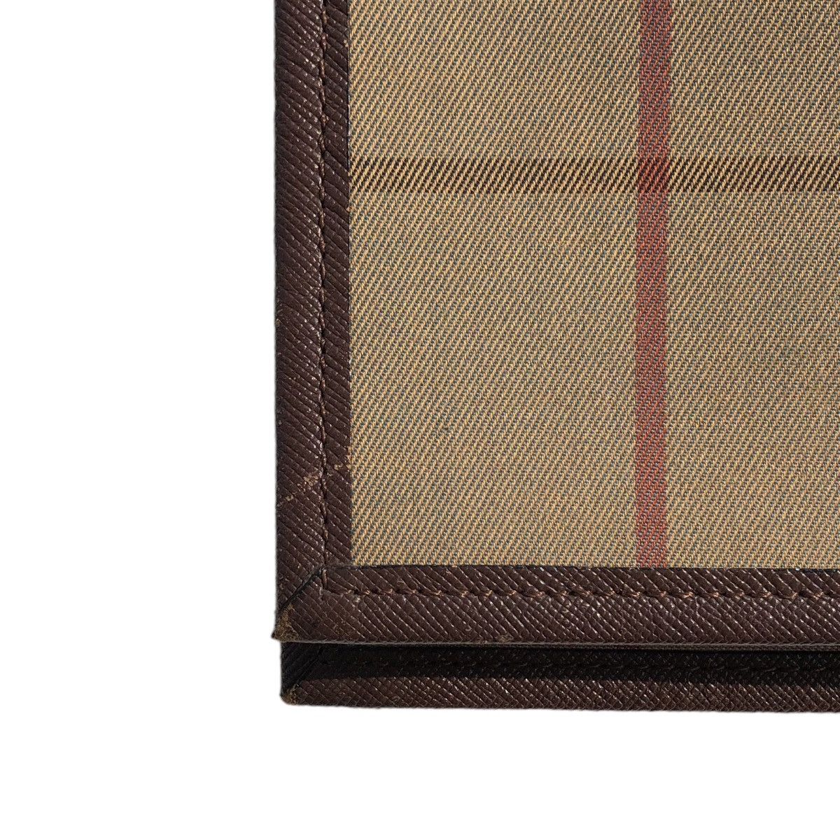 Burberry Vintage Burberrys Check Canvas and Leather Shoulder Bag Size ONE SIZE - 14 Thumbnail