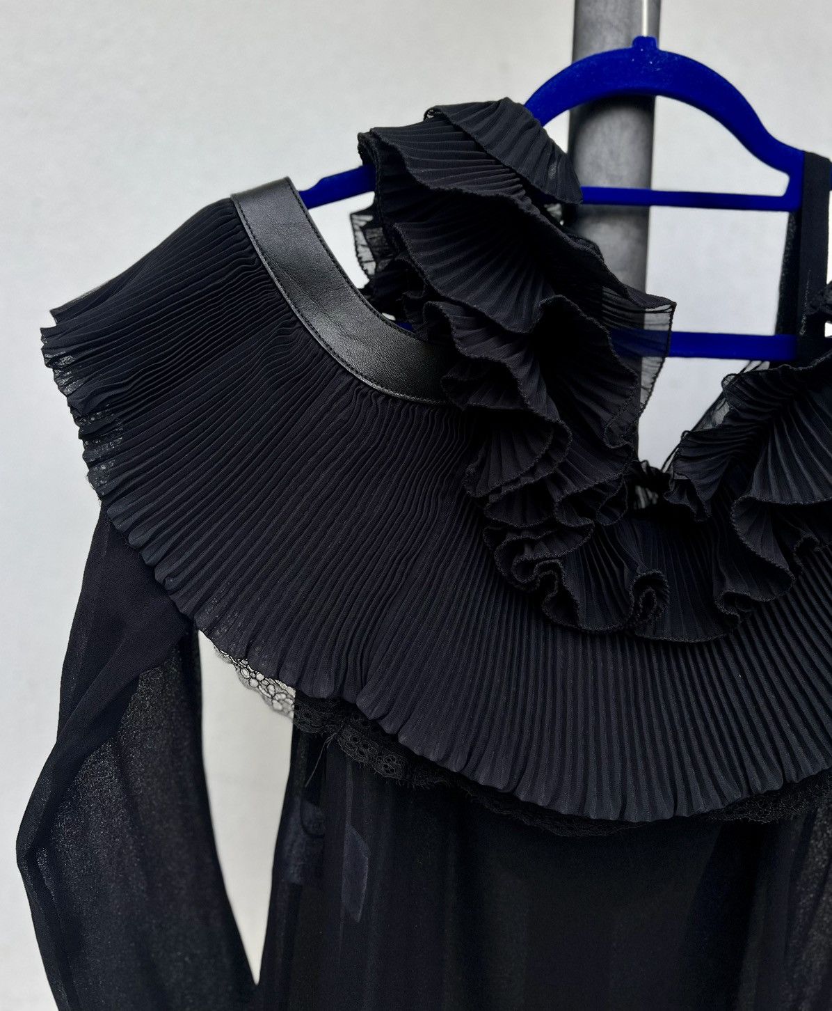 Givenchy Elegance & luxurious black viscose blouse by GIVENCHY Size XS / US 0-2 / IT 36-38 - 7 Thumbnail