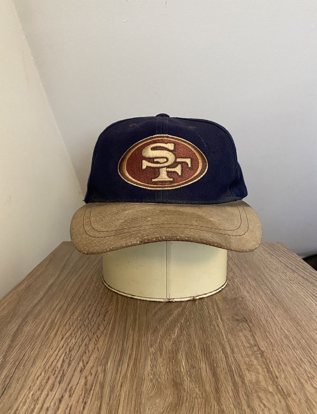 NFL Vintage 90’s San Francisco 49ers Distressed Strapback Hat Size ONE SIZE - 1 Thumbnail
