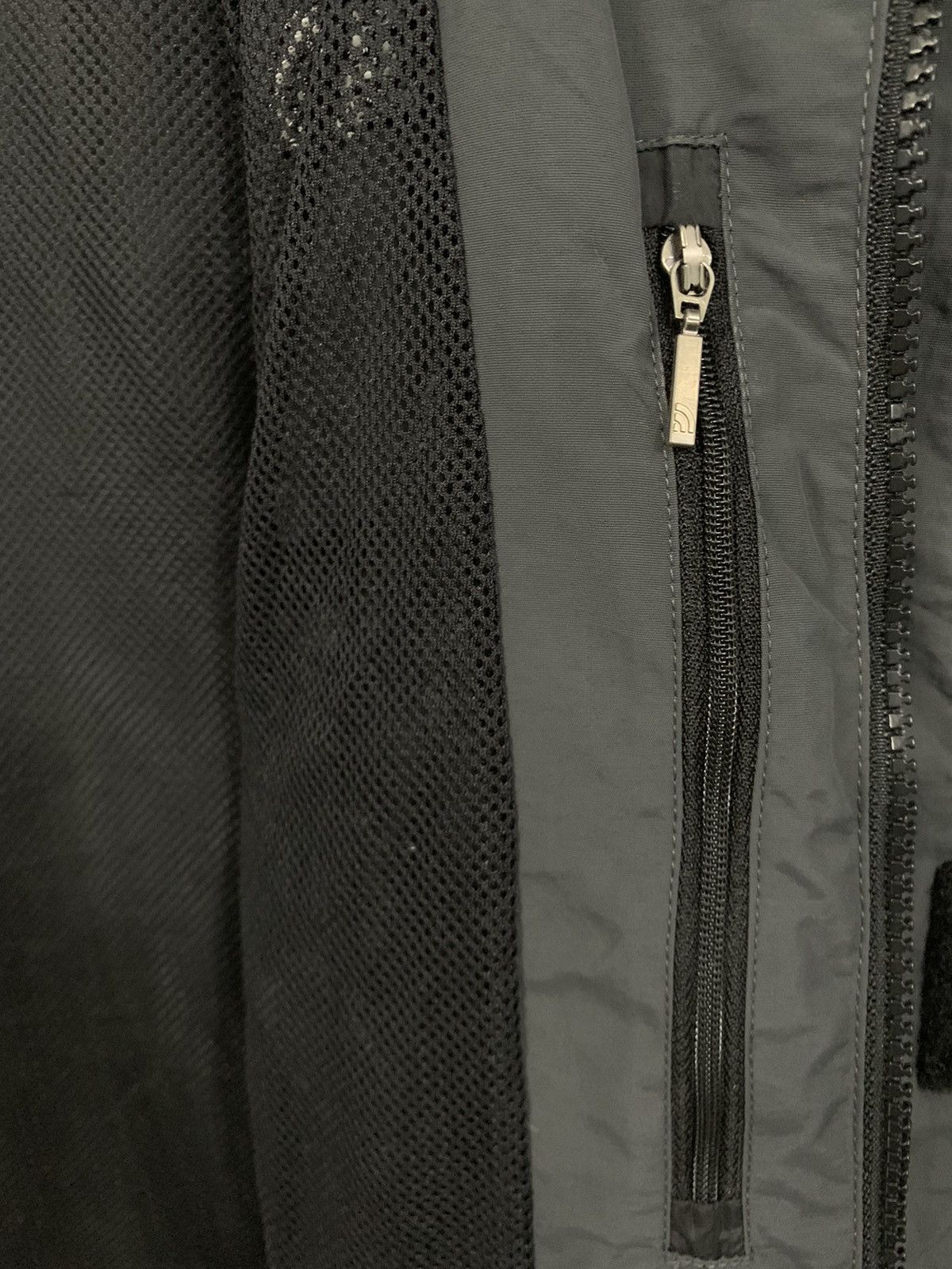 The North Face The North Face Grey Faded Windbreaker Jacket Made in Japan Size US S / EU 44-46 / 1 - 18 Thumbnail
