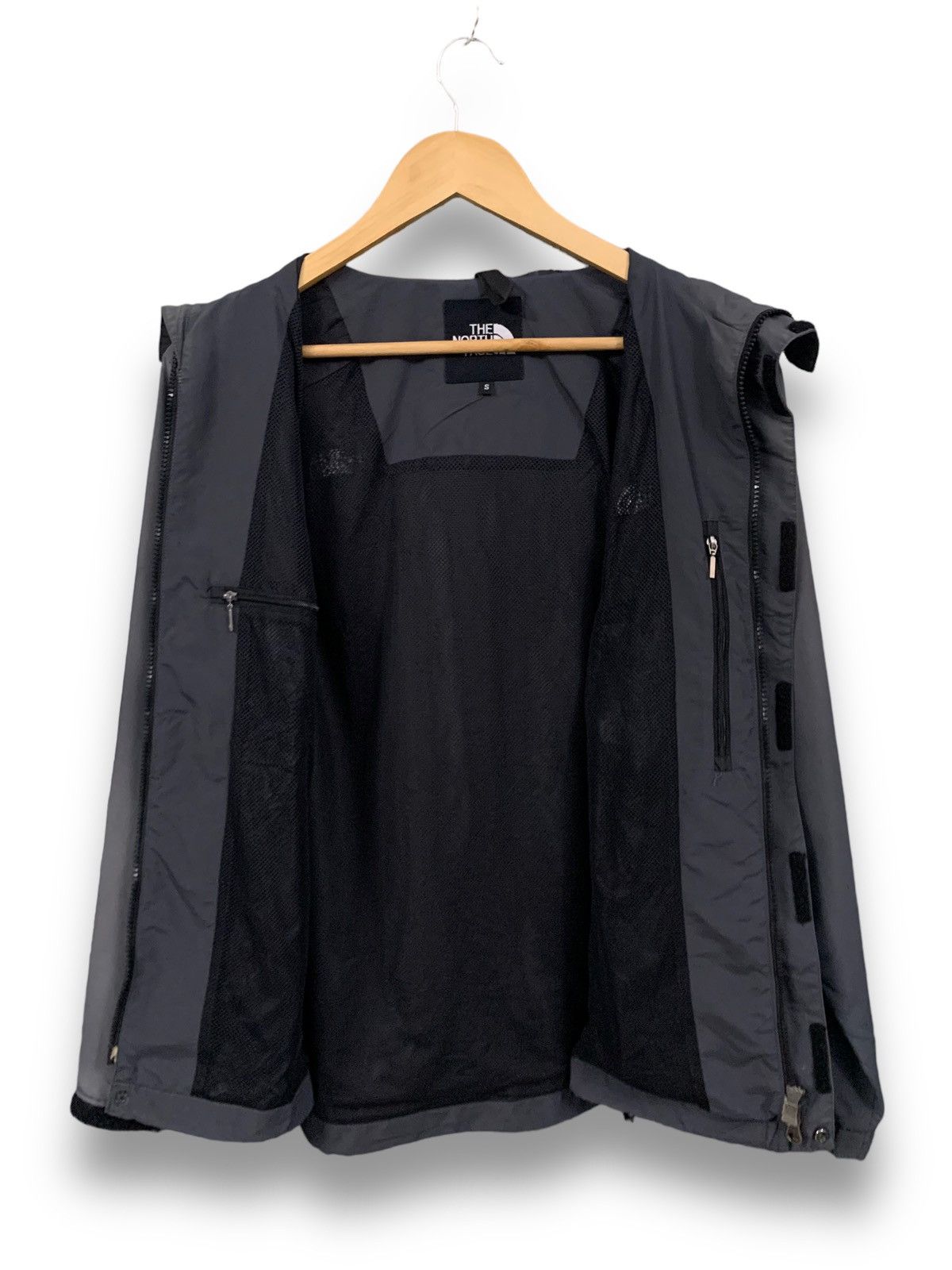 The North Face The North Face Grey Faded Windbreaker Jacket Made in Japan Size US S / EU 44-46 / 1 - 16 Thumbnail