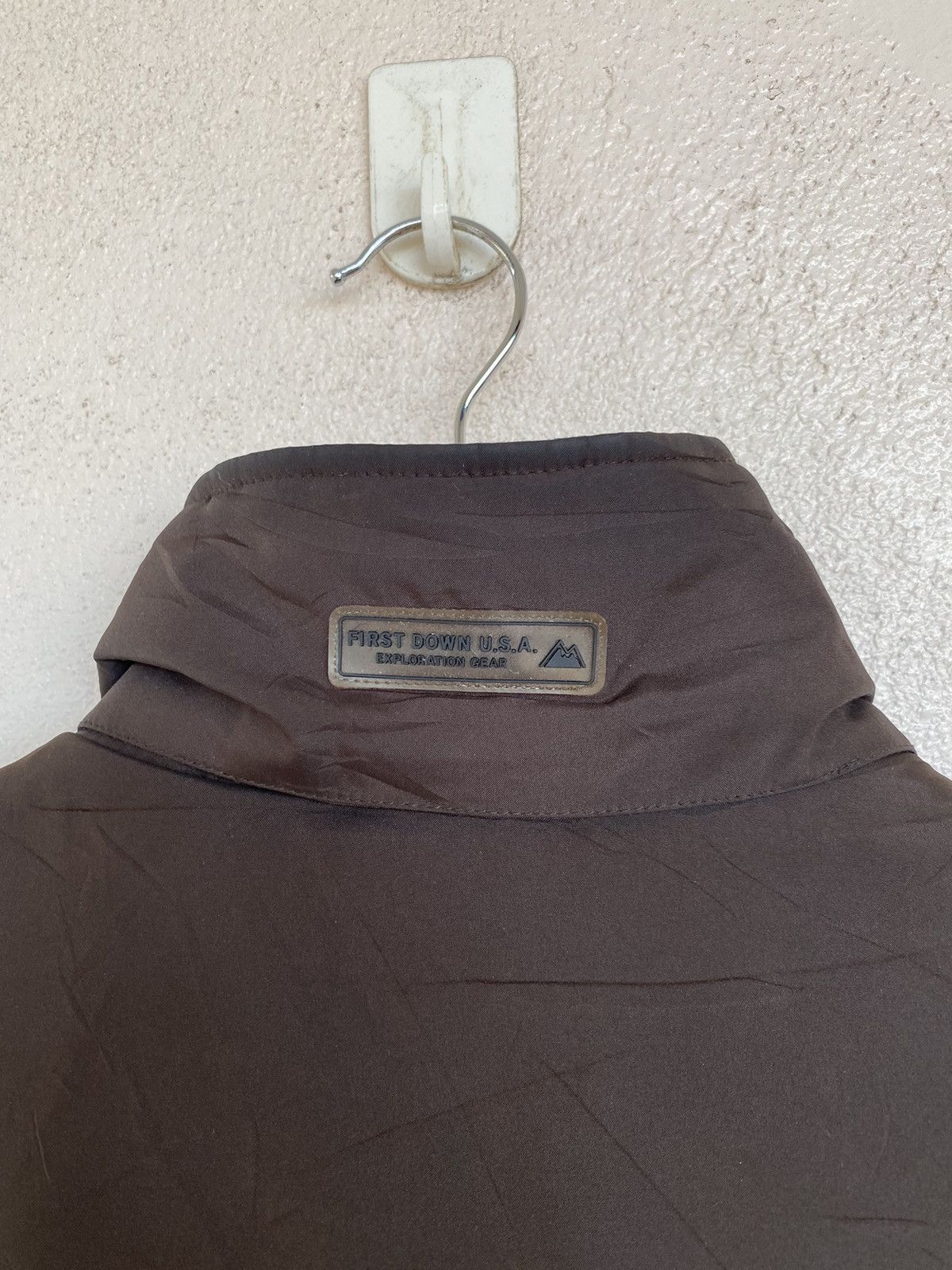 Japanese Brand Vintage First Down USA Jacket Puffer Jacket Travis Brown Size US L / EU 52-54 / 3 - 4 Thumbnail