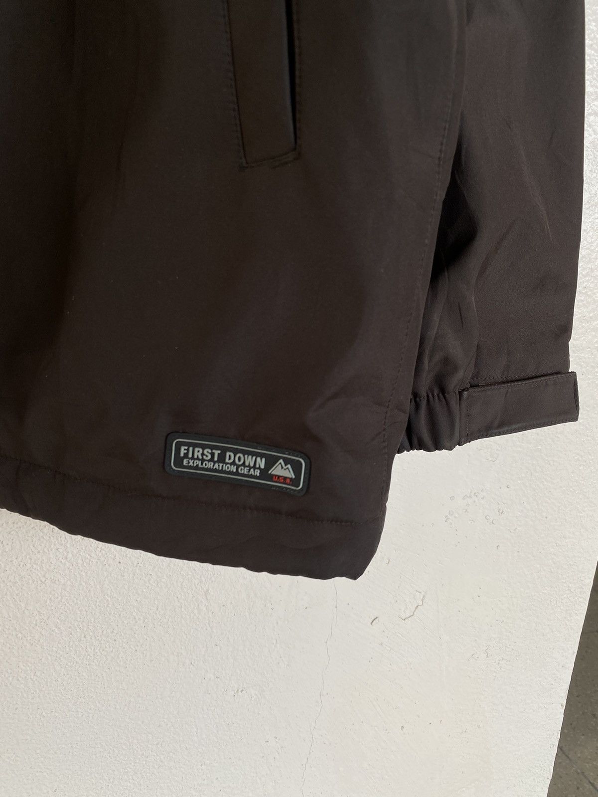 Japanese Brand Vintage First Down USA Jacket Puffer Jacket Travis Brown Size US L / EU 52-54 / 3 - 7 Thumbnail