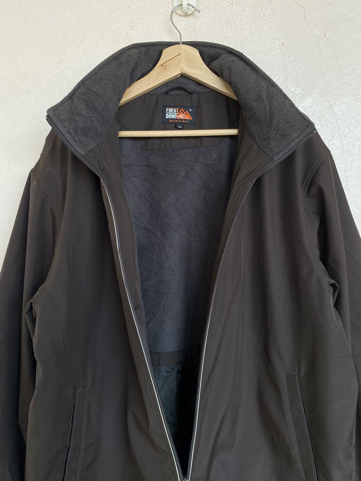 Japanese Brand Vintage First Down USA Jacket Puffer Jacket Travis Brown Size US L / EU 52-54 / 3 - 5 Thumbnail