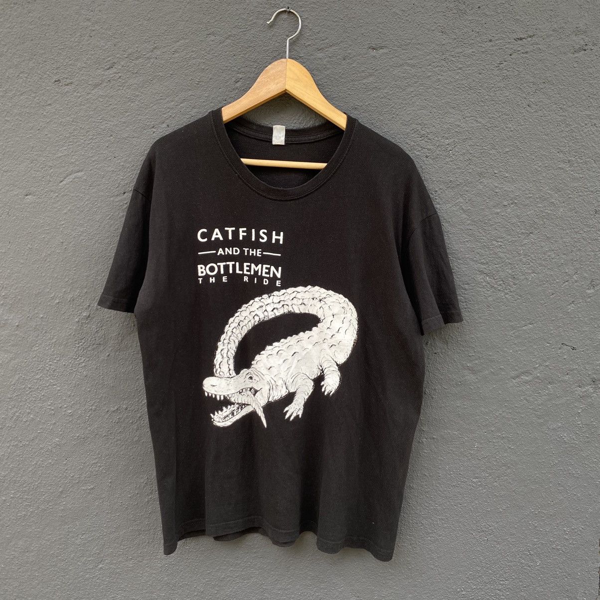Band Tees Thrashed Faded Catfish And The Bottleman UK Band ERD GRUNGE Size US L / EU 52-54 / 3 - 1 Thumbnail