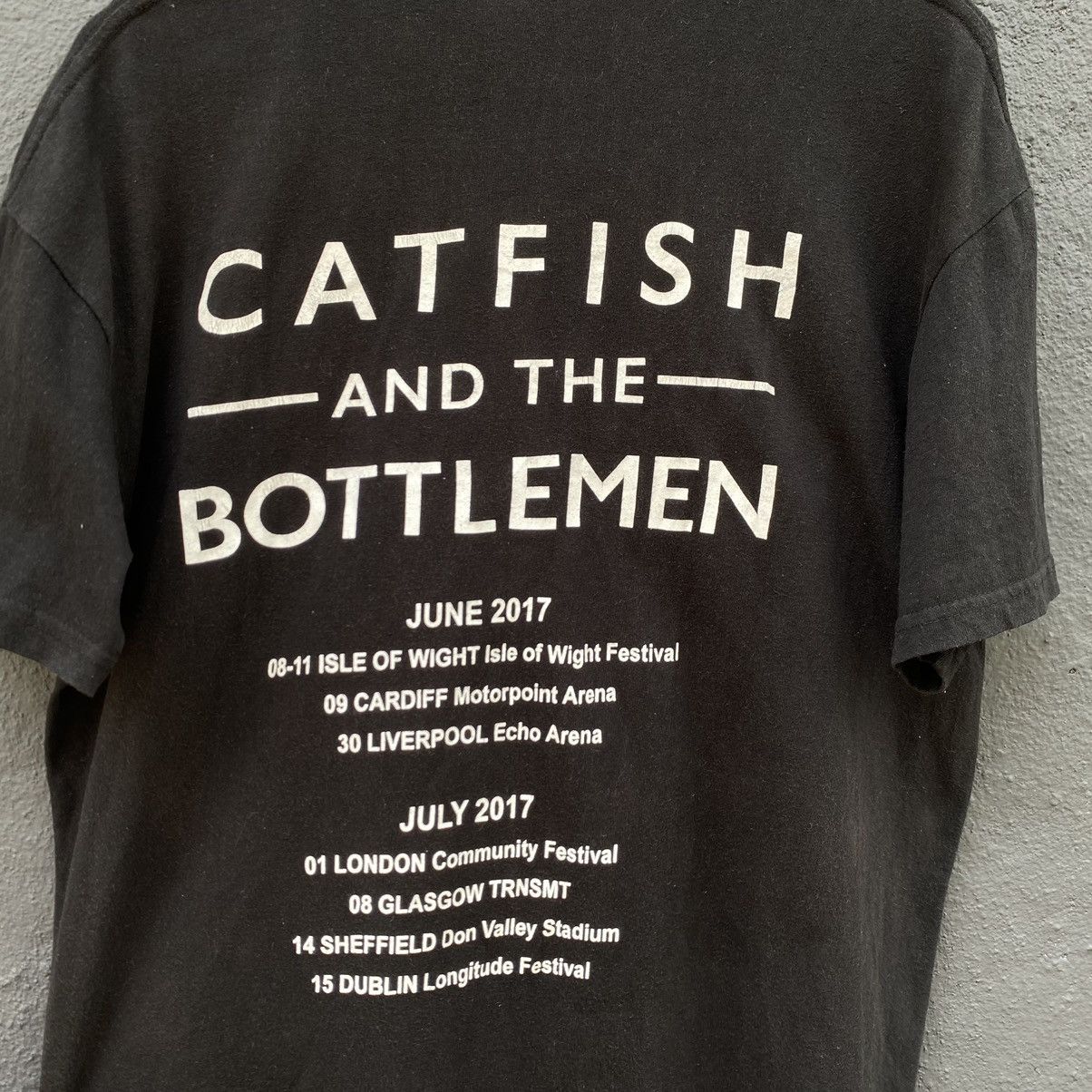 Band Tees Thrashed Faded Catfish And The Bottleman UK Band ERD GRUNGE Size US L / EU 52-54 / 3 - 4 Thumbnail