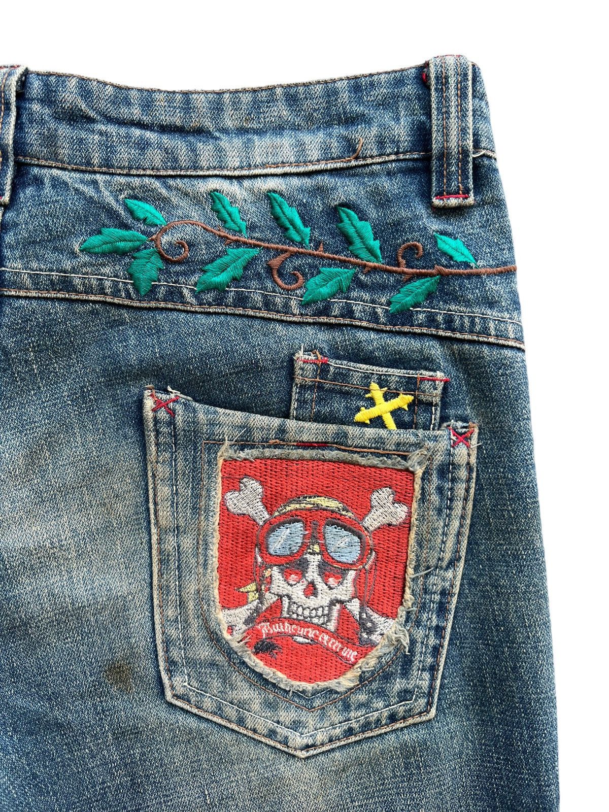 Avirex Distressed Rusty Skull Graphic Patch Denim Jeans 32x31.5 Size US 32 / EU 48 - 10 Thumbnail