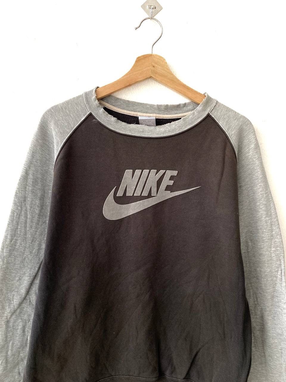 Nike Vintage Y2K Nike Distressed Big Logo Crewneck Travis Scott Size US M / EU 48-50 / 2 - 2 Thumbnail
