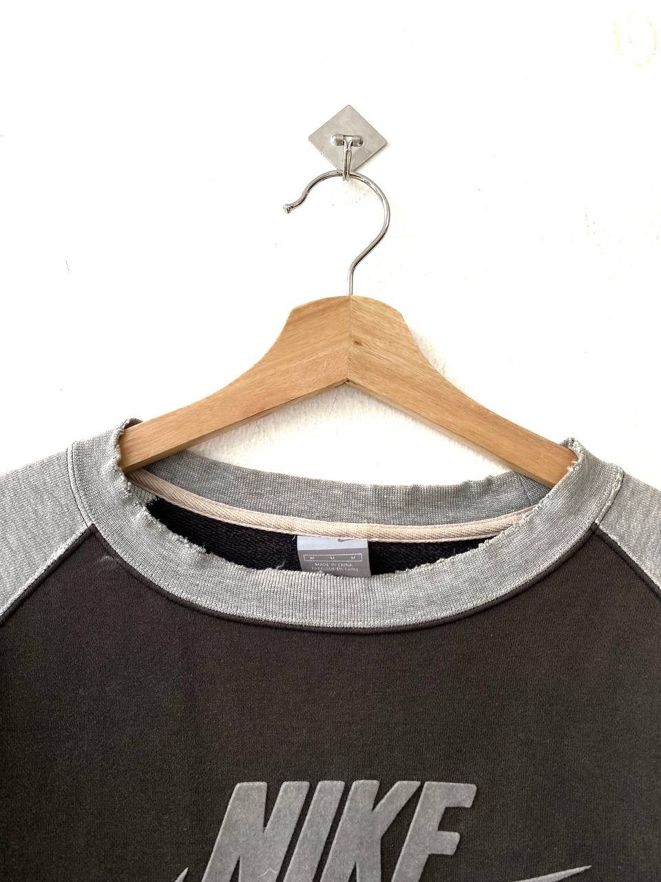 Nike Vintage Y2K Nike Distressed Big Logo Crewneck Travis Scott Size US M / EU 48-50 / 2 - 3 Thumbnail