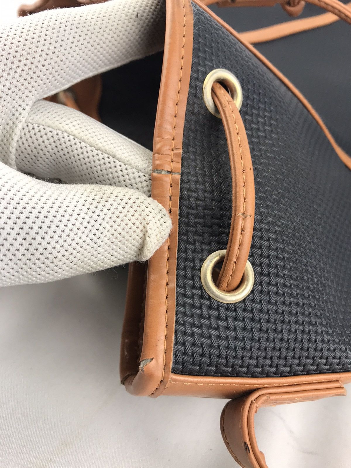 Yves Saint Laurent ❌Last Drop❌ Authentic Vintage YSL Bucket Drawstring Handbag Size ONE SIZE - 25 Thumbnail