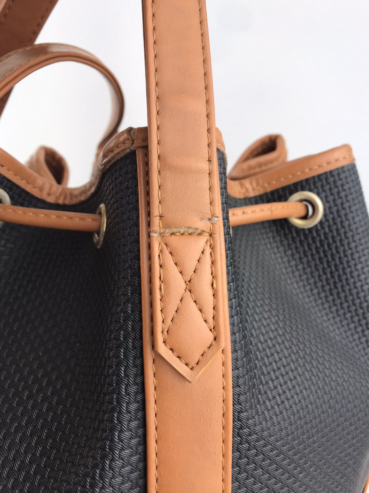 Yves Saint Laurent ❌Last Drop❌ Authentic Vintage YSL Bucket Drawstring Handbag Size ONE SIZE - 13 Thumbnail