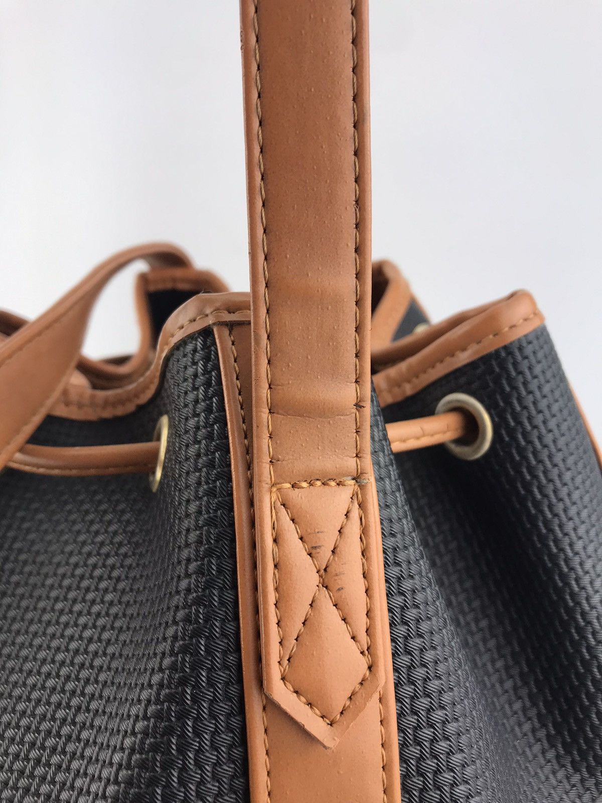 Yves Saint Laurent ❌Last Drop❌ Authentic Vintage YSL Bucket Drawstring Handbag Size ONE SIZE - 12 Thumbnail