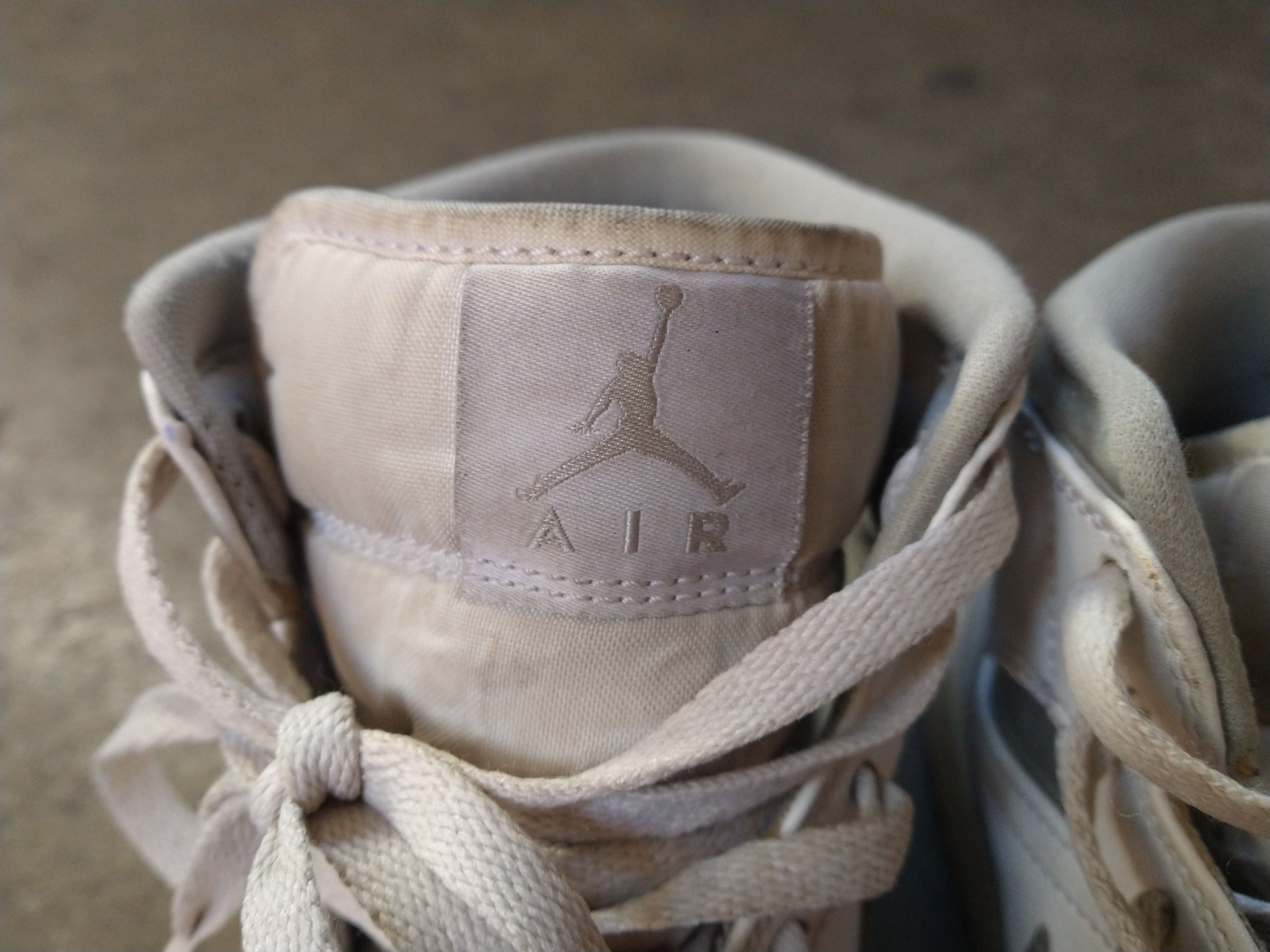 Jordan Brand Nike Air Jordan 1 Retro Mid Pure Money Size 9.5 554724-105 Size US 9.5 / EU 42-43 - 7 Thumbnail