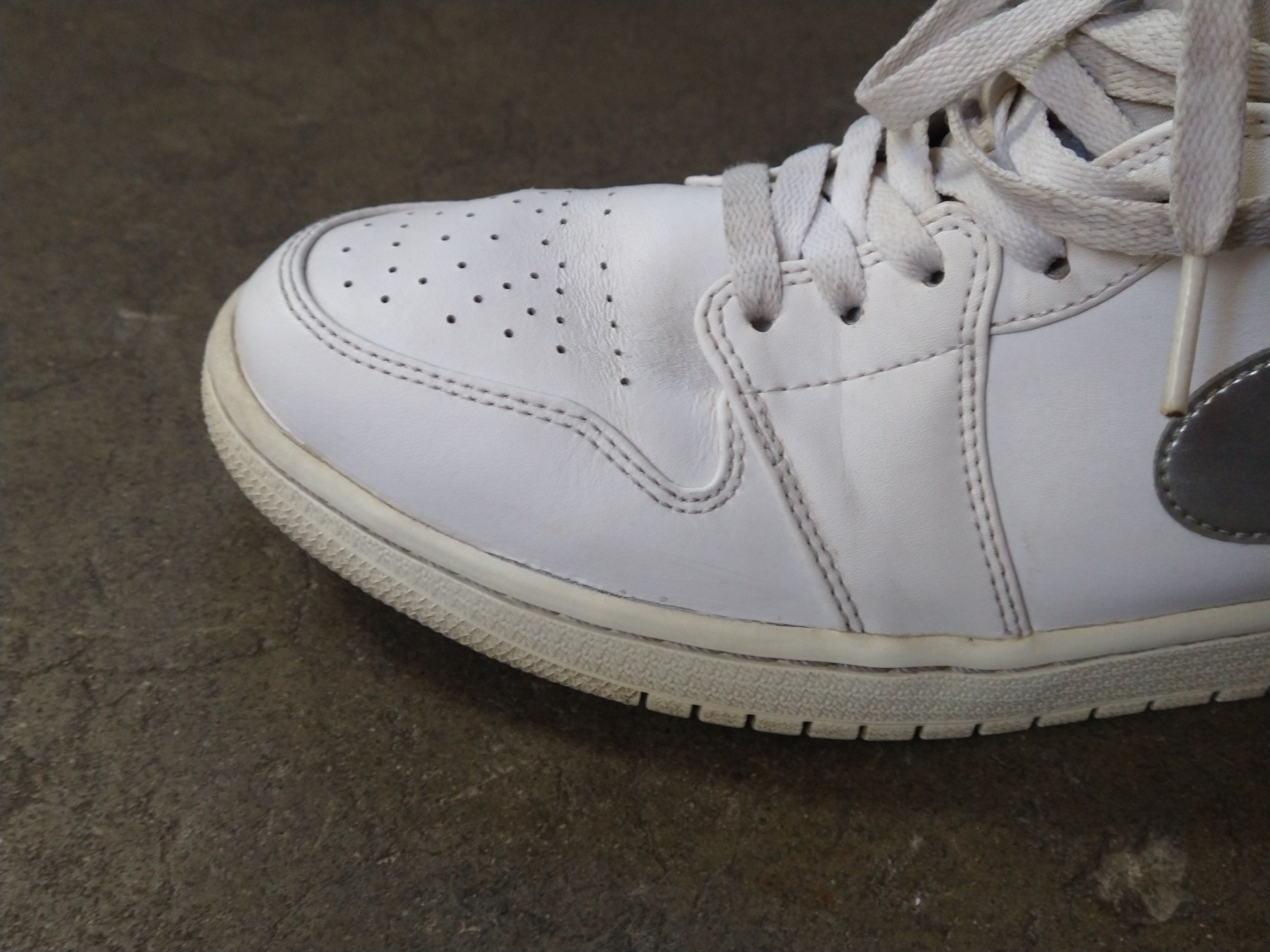 Jordan Brand Nike Air Jordan 1 Retro Mid Pure Money Size 9.5 554724-105 Size US 9.5 / EU 42-43 - 5 Thumbnail