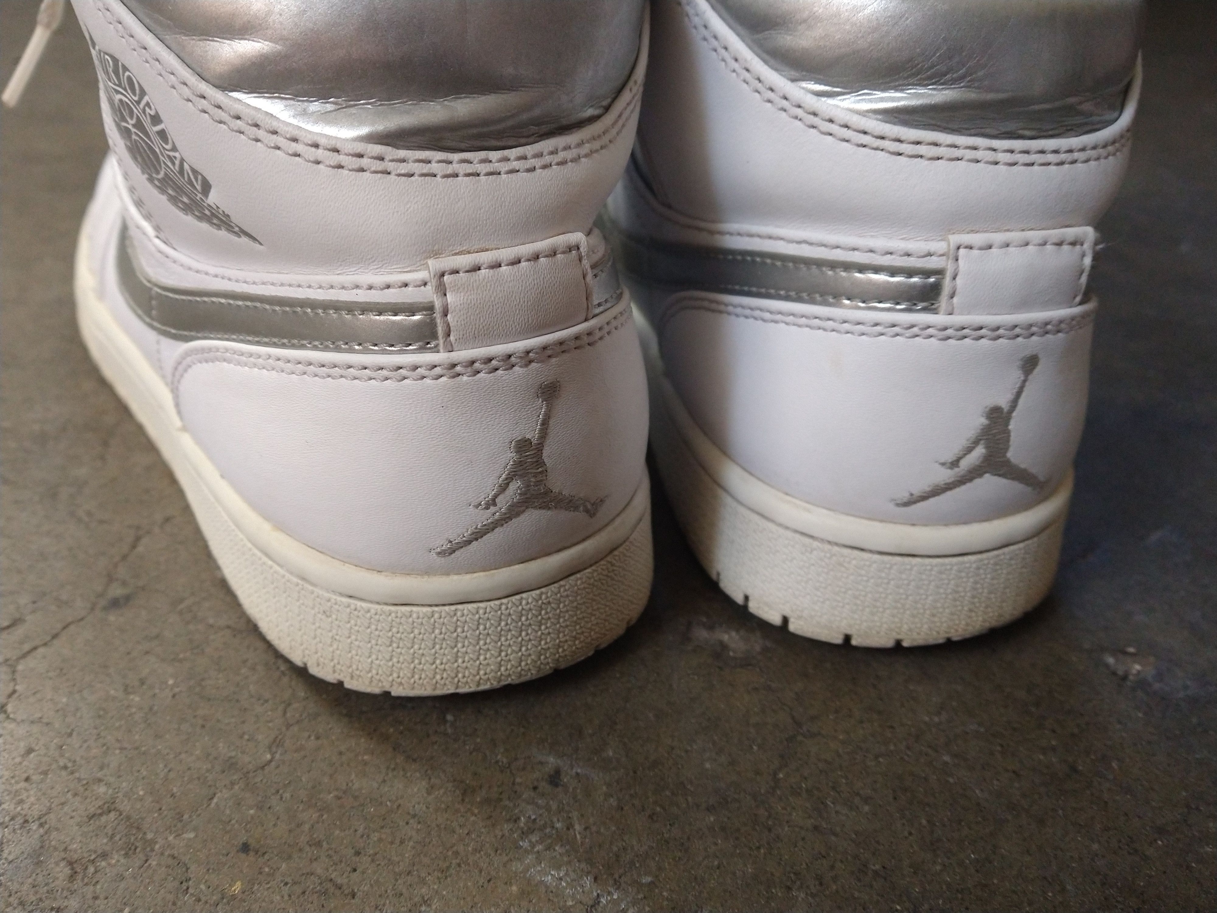 Jordan Brand Nike Air Jordan 1 Retro Mid Pure Money Size 9.5 554724-105 Size US 9.5 / EU 42-43 - 13 Thumbnail