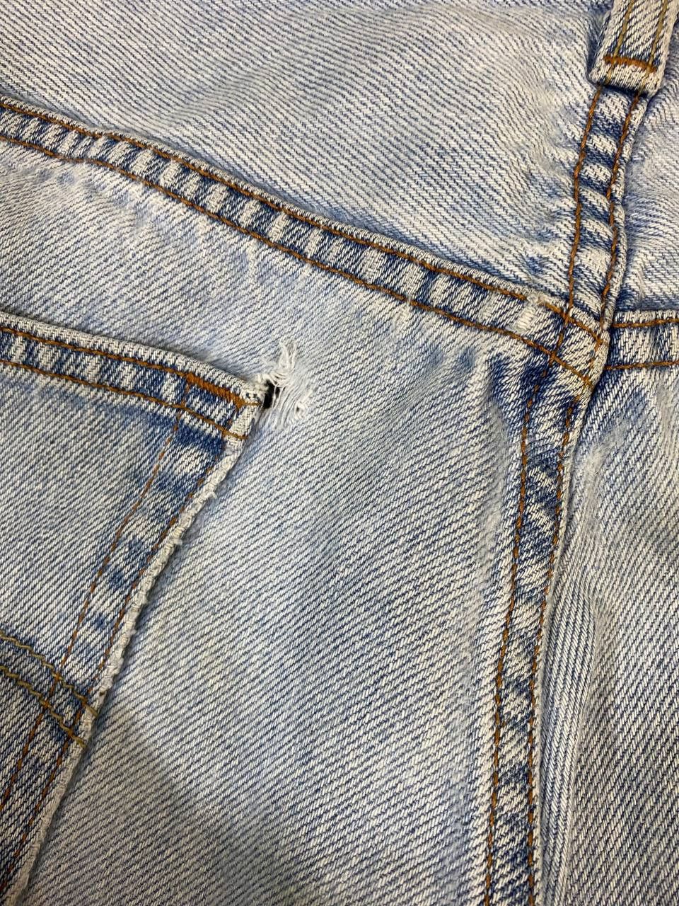 Levi's vintage levis 505 light wash paint splatter distressed denim Size US 34 / EU 50 - 6 Thumbnail