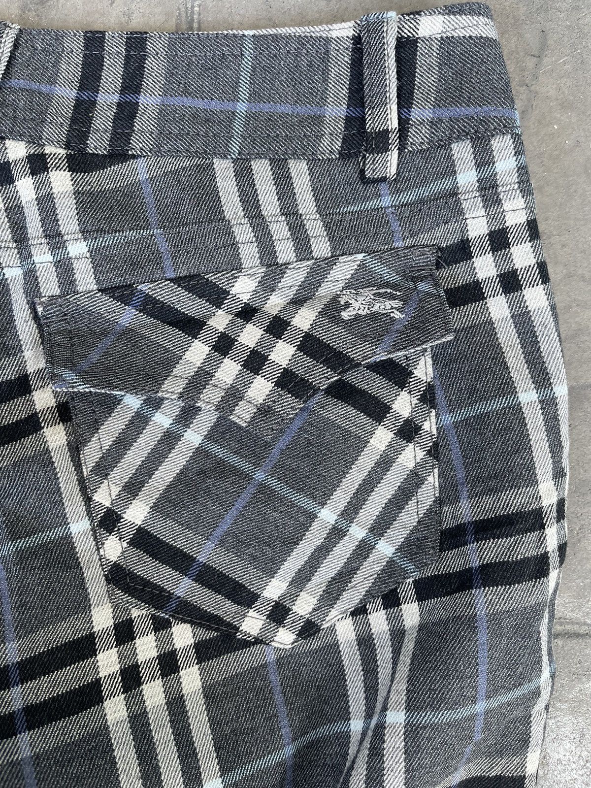 Burberry JAPAN MADE Burberry London Blue Label Flare Pant Size 28" / US 6 / IT 42 - 3 Thumbnail