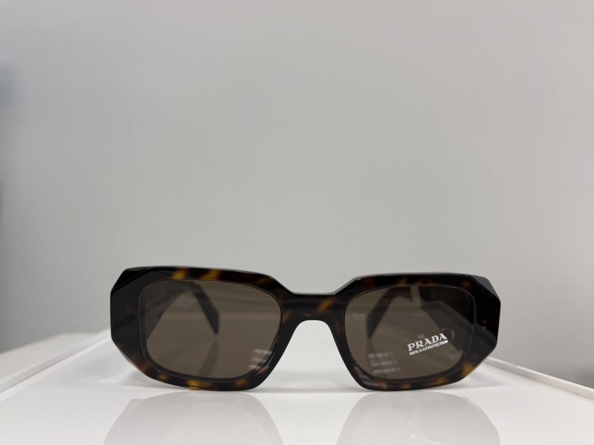 Prada × Vintage NEW Prada Sunglasses Rectangular Kardashain Size ONE SIZE - 1 Thumbnail