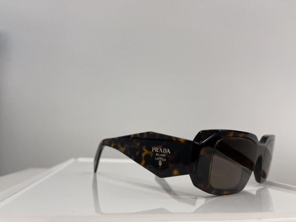 Prada × Vintage NEW Prada Sunglasses Rectangular Kardashain Size ONE SIZE - 2 Thumbnail