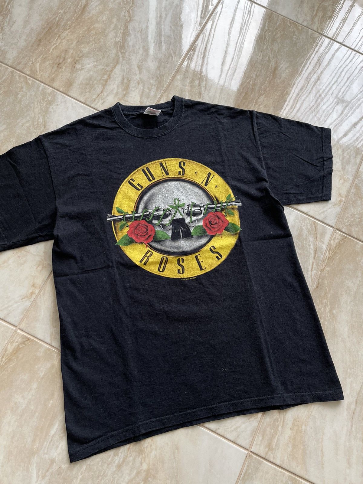 Guns N' Roses × Vintage VINTAGE GUNS N ROSES 2004 BAND TOUR TEE Size US M / EU 48-50 / 2 - 3 Thumbnail