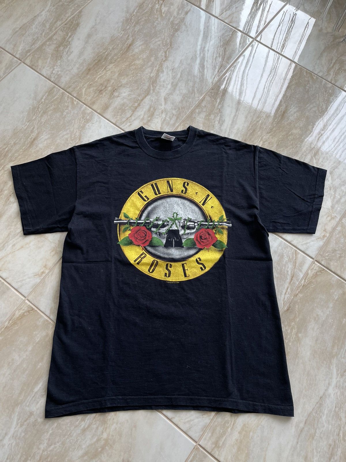 Guns N' Roses × Vintage VINTAGE GUNS N ROSES 2004 BAND TOUR TEE Size US M / EU 48-50 / 2 - 2 Thumbnail