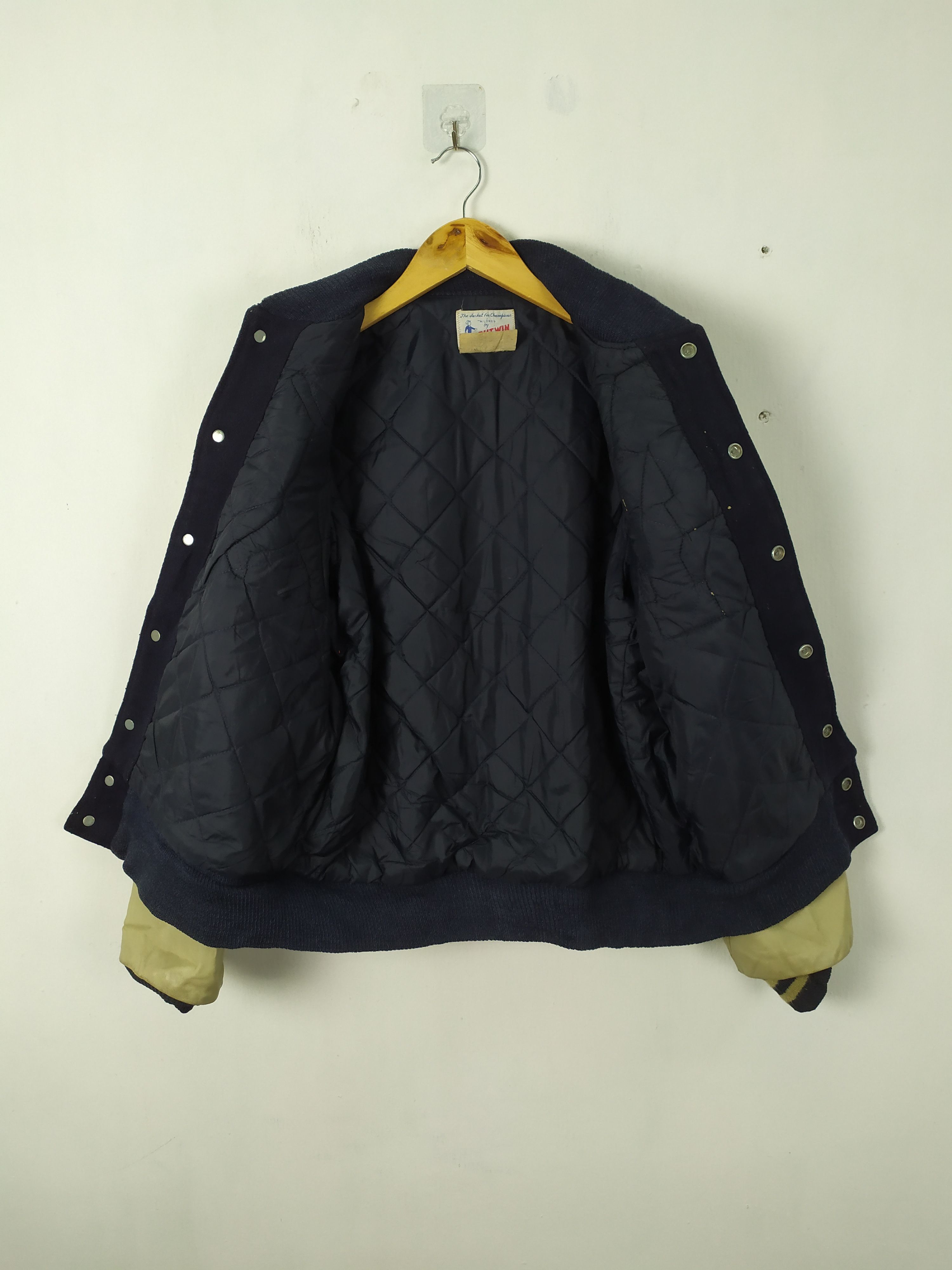 New York Yankees VINTAGE 70' NEW YORK YANKEES BASEBALL FADED VARSITY JACKET Size US S / EU 44-46 / 1 - 11 Thumbnail