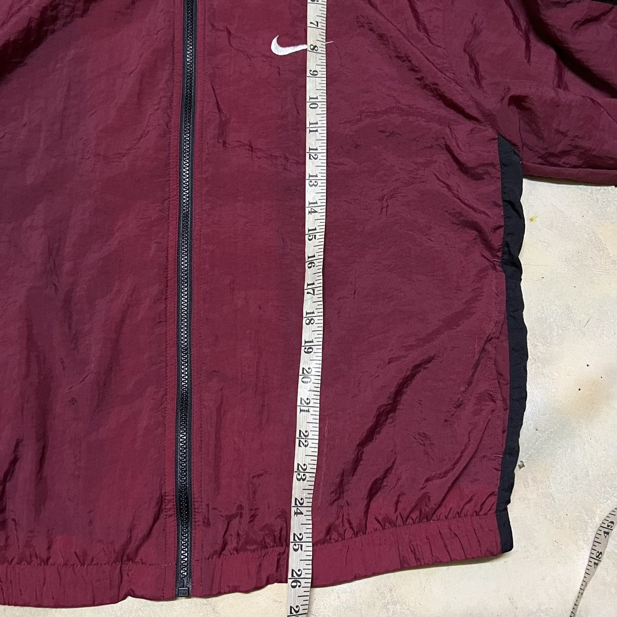 Nike Vintage Nike Big Logo Light Jacket Size US L / EU 52-54 / 3 - 13 Thumbnail