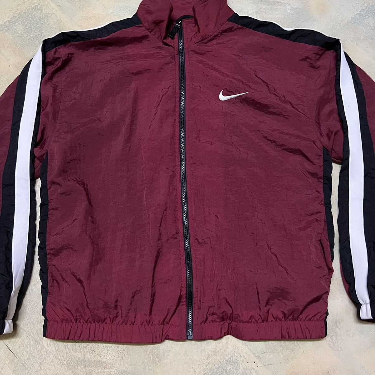 Nike Vintage Nike Big Logo Light Jacket Size US L / EU 52-54 / 3 - 4 Thumbnail