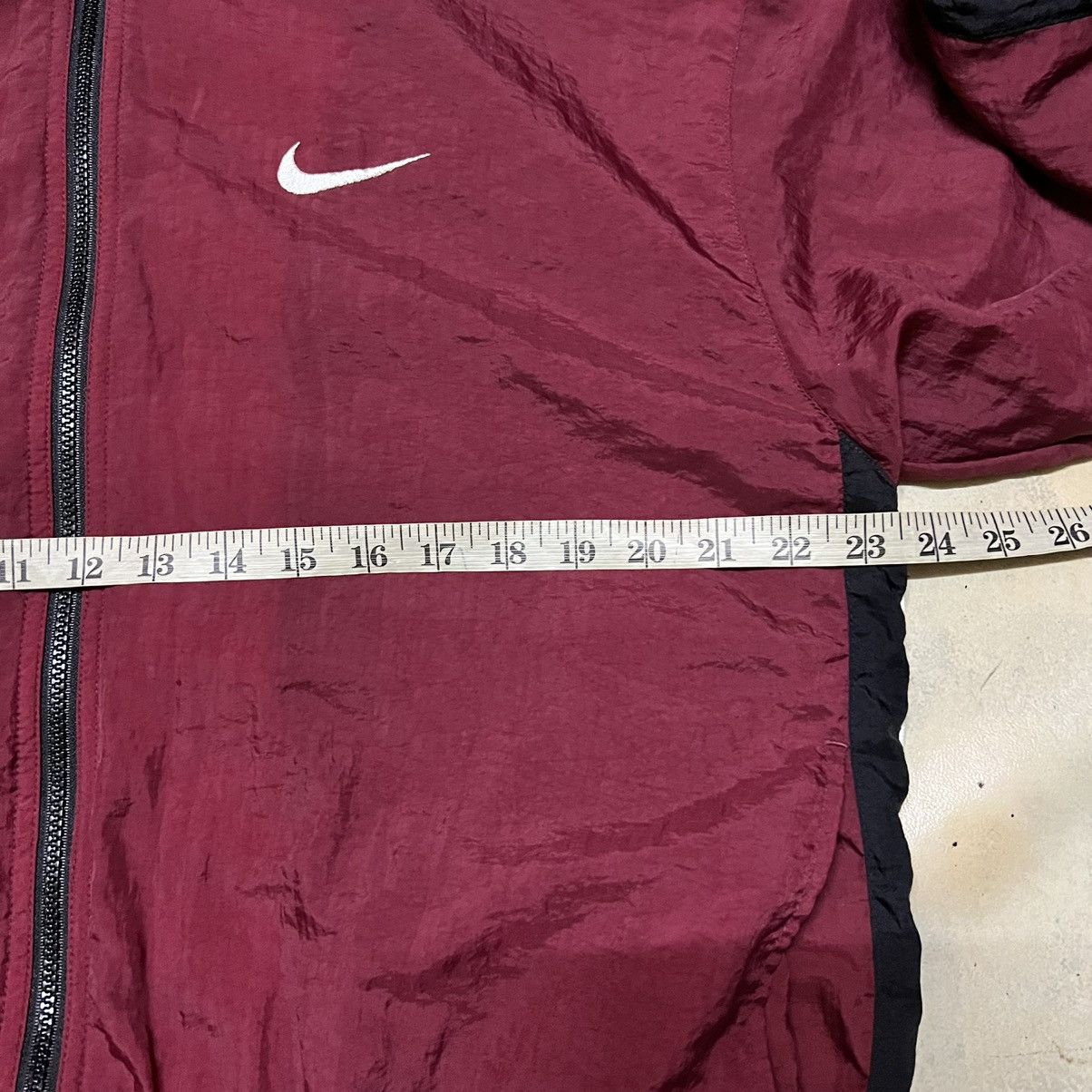 Nike Vintage Nike Big Logo Light Jacket Size US L / EU 52-54 / 3 - 11 Thumbnail